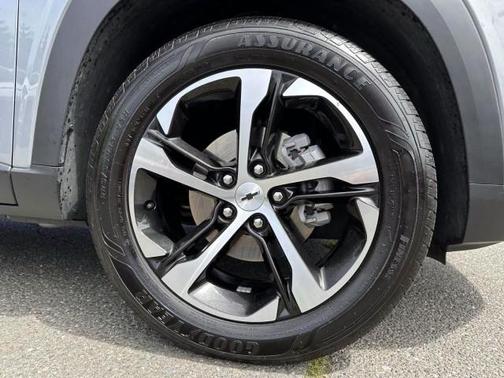 Sterling Gray Metallic 2024 Chevrolet Trax 1RS
