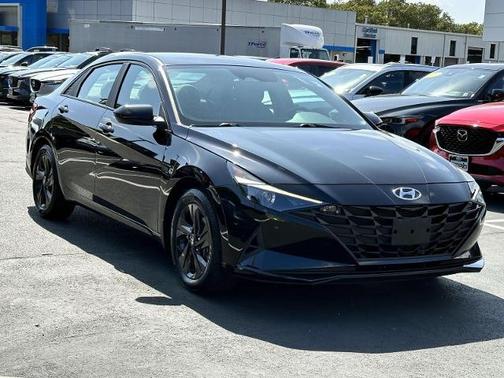 2023 Hyundai ELANTRA HEV Blue