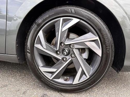 Amazon Gray 2025 Hyundai ELANTRA SEL Sport