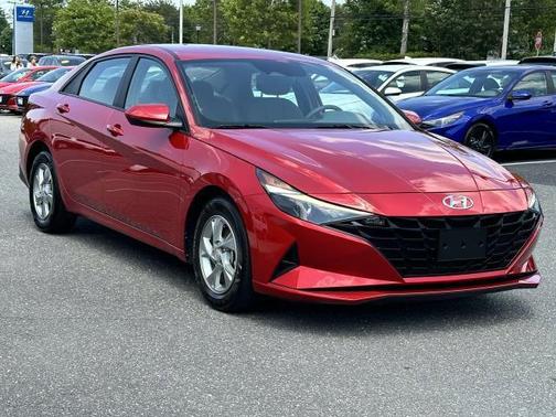 2022 Hyundai ELANTRA SE