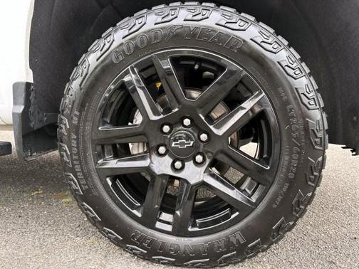 Summit White 2024 Chevrolet Silverado 1500 LT Trail Boss