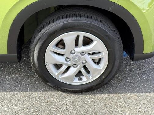 2023 Hyundai VENUE SE