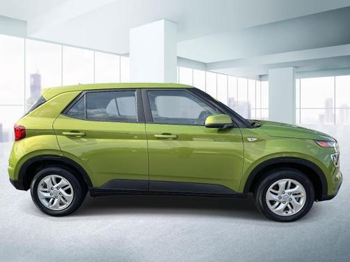 2023 Hyundai VENUE SE