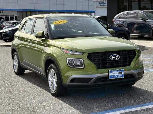 2023 Hyundai VENUE SE