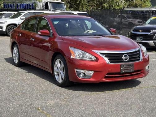 Cayenne Red 2015 Nissan Altima 2.5 SV