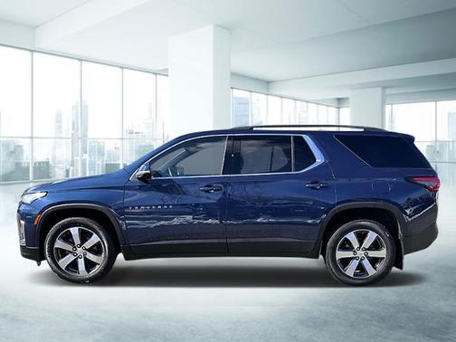 2022 Chevrolet Traverse LT Leather