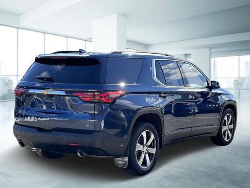 2022 Chevrolet Traverse LT Leather