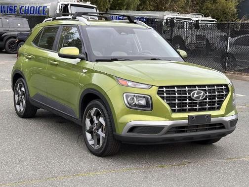 Apple Green 2023 Hyundai VENUE SEL