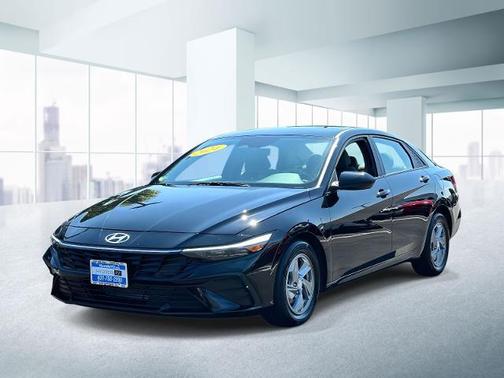 2024 Hyundai ELANTRA SE