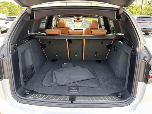 Mineral White Metallic 2024 BMW X3 xDrive30i