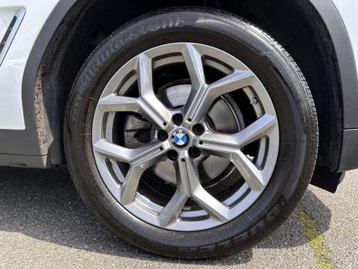 Mineral White Metallic 2024 BMW X3 xDrive30i