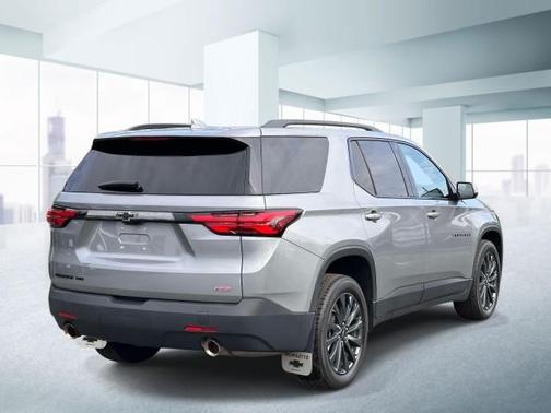 Sterling Gray Metallic 2023 Chevrolet Traverse RS