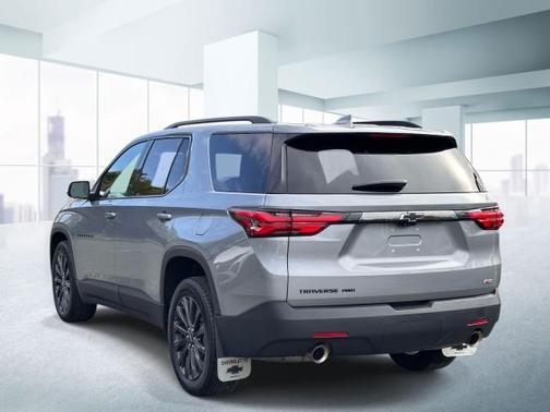 Sterling Gray Metallic 2023 Chevrolet Traverse RS