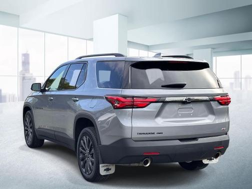 Sterling Gray Metallic 2023 Chevrolet Traverse RS