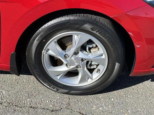 2023 Hyundai ELANTRA SE
