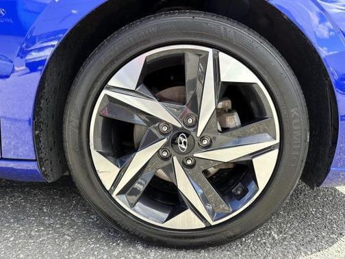 2022 Hyundai ELANTRA Limited