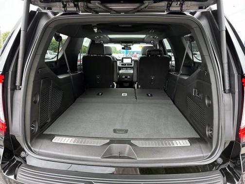 Onyx Black 2023 GMC Yukon XL AT4