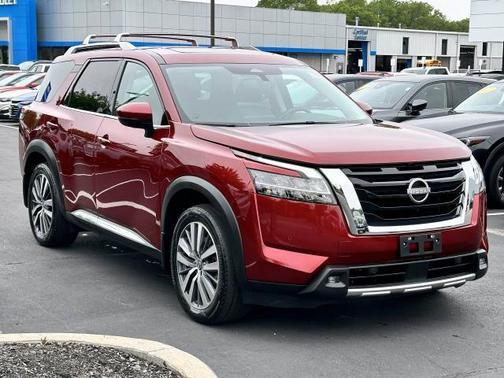 2022 Nissan Pathfinder Platinum