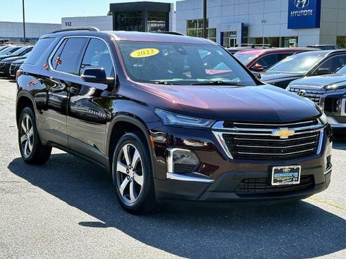 2023 Chevrolet Traverse LT Leather