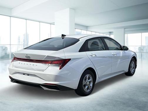 2023 Hyundai ELANTRA SE
