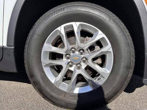 Summit White 2023 Chevrolet Traverse LS