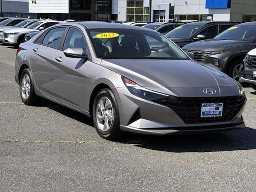 Metal 2023 Hyundai ELANTRA SE