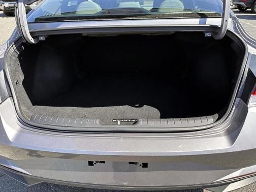 Metal 2023 Hyundai ELANTRA SE