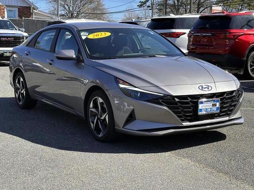 2023 Hyundai ELANTRA SEL