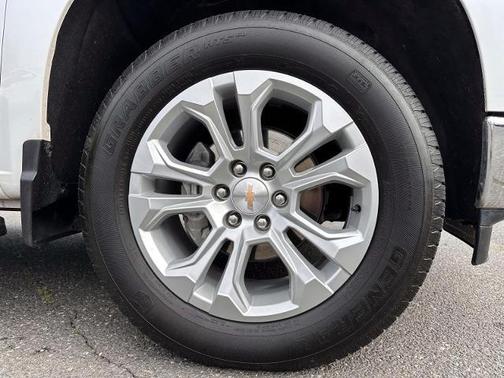 Iridescent Pearl Tricoat 2025 Chevrolet Silverado 1500 LTZ