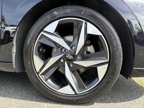 Onyx Black 2023 Hyundai ELANTRA SEL