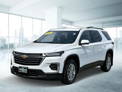 2023 Chevrolet Traverse LT Leather