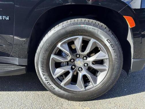 2023 Chevrolet Suburban LS