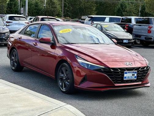 2023 Hyundai ELANTRA SEL