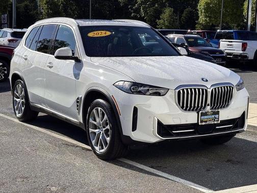 White 2024 BMW X5 xDrive40i