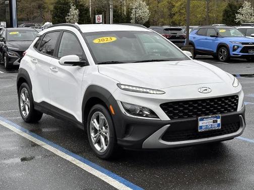 Lunar White 2023 Hyundai KONA SEL