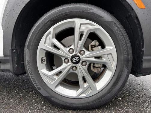 Lunar White 2023 Hyundai KONA SEL