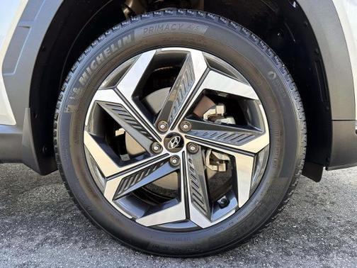 Shimmering Silver 2023 Hyundai TUCSON SEL