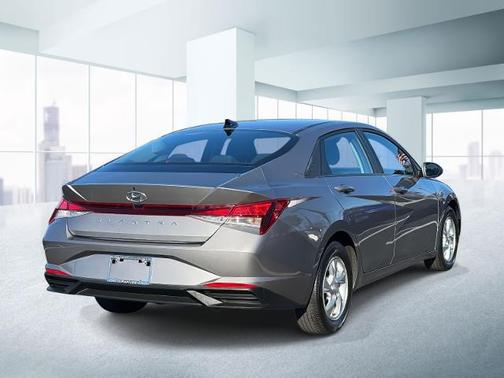 2023 Hyundai ELANTRA SE