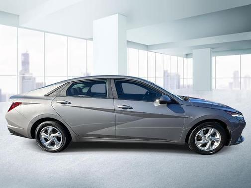 2023 Hyundai ELANTRA SE