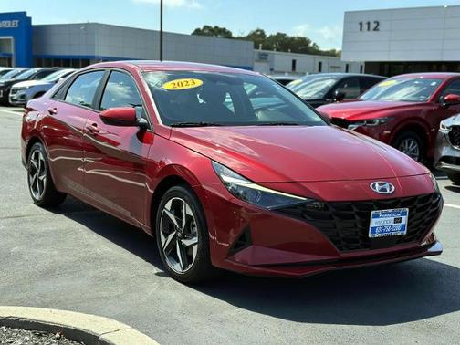 2023 Hyundai ELANTRA SEL