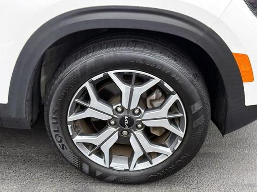 2022 Kia Seltos EX
