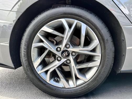 2022 Hyundai SONATA SEL
