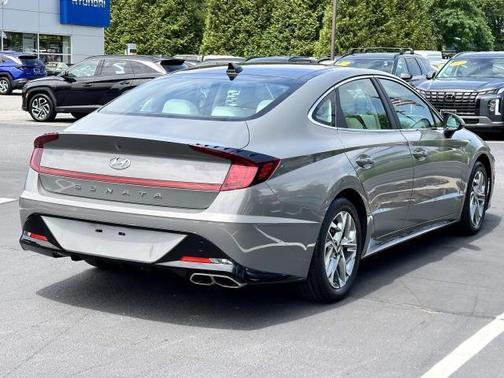 2022 Hyundai SONATA SEL