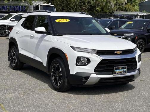 Summit White 2023 Chevrolet Trailblazer LT