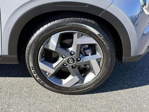 2022 Hyundai VENUE SEL