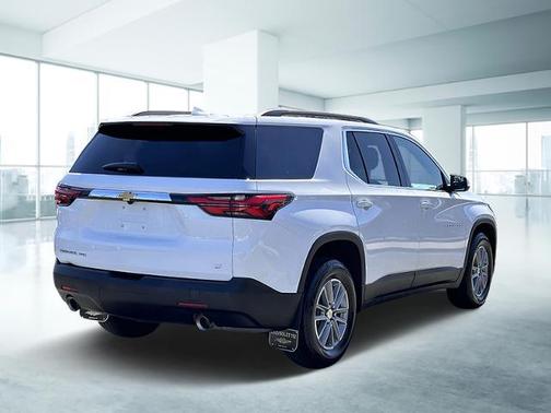 2022 Chevrolet Traverse LT Leather