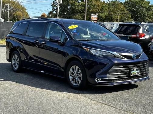 2022 Toyota Sienna XLE