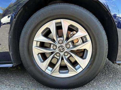 2022 Toyota Sienna XLE