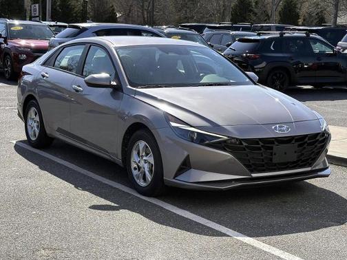 Metal 2023 Hyundai ELANTRA SE