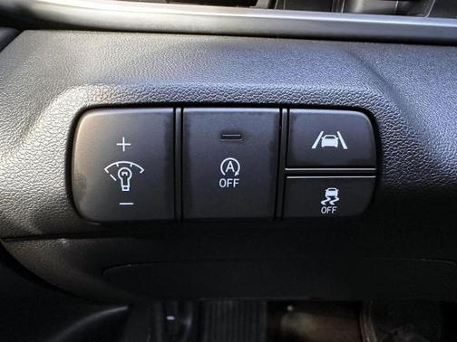 Metal 2023 Hyundai ELANTRA SE